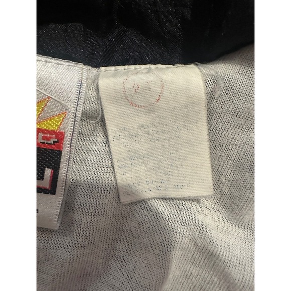 Vintage Winning Goal Pittsburgh Penguins NHL Kids Jacket Black Yellow - Picture 4 of 4